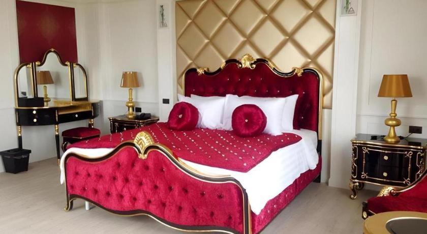 Alvarez Hotel Бурирам Экстерьер фото