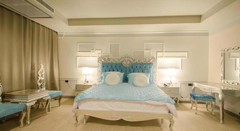 Alvarez Hotel Бурирам Экстерьер фото